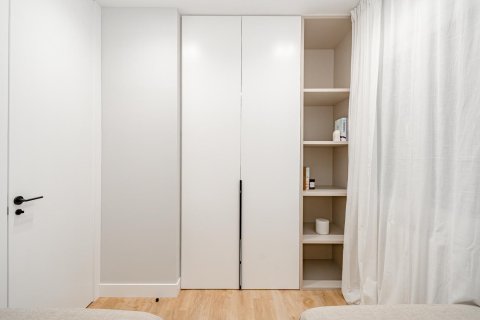 2 dormitorios Apartment en Madrid, Spain No. 26932 6