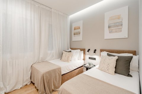 2 bedrooms Apartment in Madrid, Spain No. 26932 5