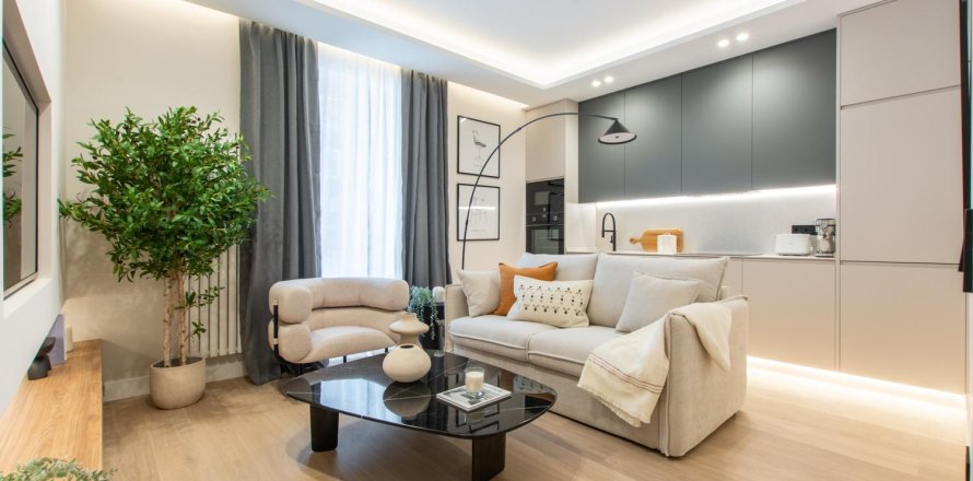 2 bedrooms Apartment in Madrid, Spain No. 26931