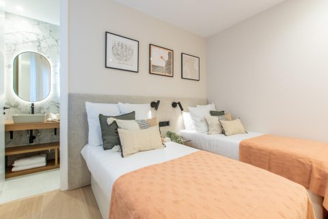 2 dormitorios Apartment en Madrid, Spain No. 26931 5