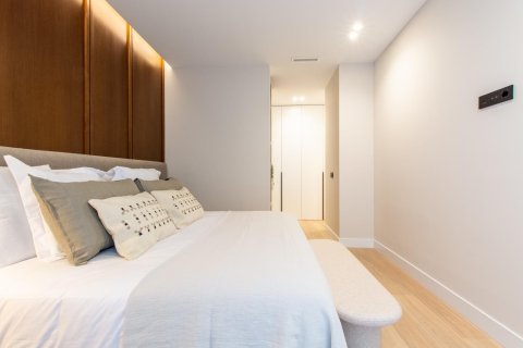 2 dormitorios Apartment en Madrid, Spain No. 26931 8