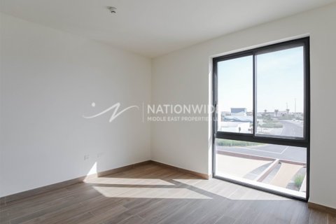 2 bedrooms Townhouse in Al Ghadeer, UAE No. 3361 10