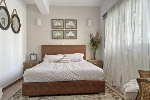 3 bedrooms Apartment in Limassol, Cyprus No. 34341 8