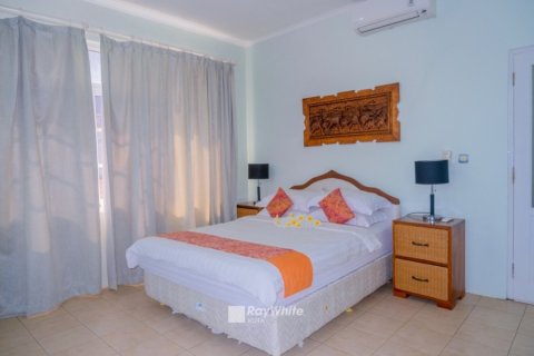 4 bedrooms Villa in Jimbaran, Indonesia No. 22700 8