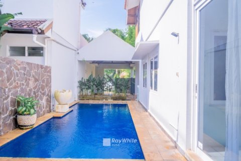 4 bedrooms Villa in Jimbaran, Indonesia No. 22700 2