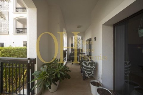 2 dormitorios Apartment en  Yas Island, UAE No. 8480 2