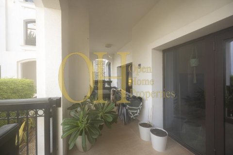 2 dormitorios Apartment en  Yas Island, UAE No. 8480 5