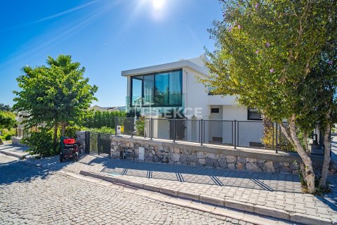 4+1 Villa in Urla, Turkey No. 66480 16