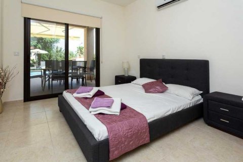 4 bedrooms Villa in Polis, Cyprus No. 70658 10