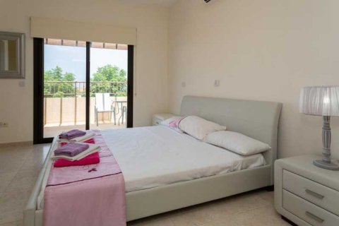 4 bedrooms Villa in Polis, Cyprus No. 70658 9