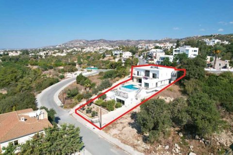 7 bedrooms Villa in Mesa Chorio, Cyprus No. 70659 3