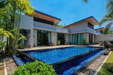 4 bedrooms Villa in Phuket, Thailand No. 2727 11