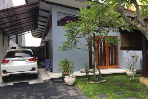 3 bedrooms House in Denpasar, Indonesia No. 23132 1