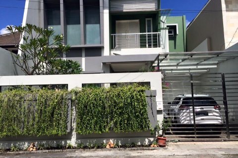 3 bedrooms House in Kerobokan, Indonesia No. 23361 5