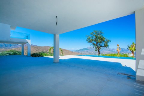 4 bedrooms Villa in Marbella, Spain No. 27154 21