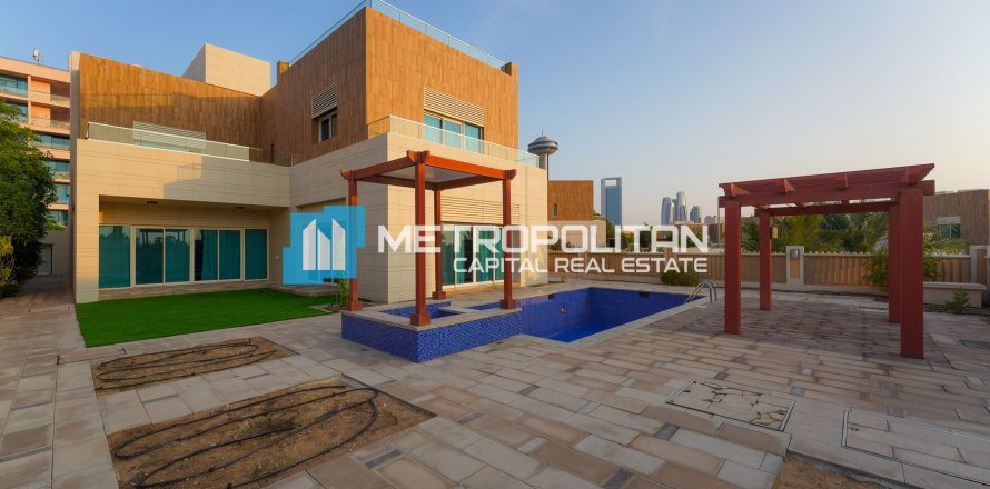 5 bedrooms Villa in The Marina, UAE No. 5383