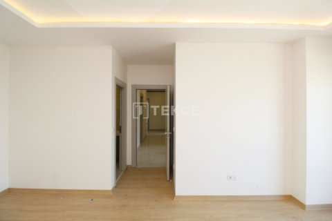 5+1 Apartment in Istanbul, Turkey No. 20783 20