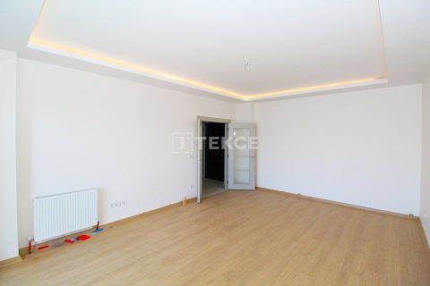 5+1 Apartment in Istanbul, Turkey No. 20783 28