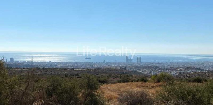 25084m² Land en Agios Athanasios, Cyprus No. 73957