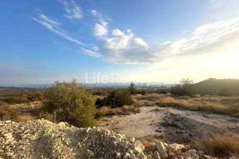 25084m² Land en Agios Athanasios, Cyprus No. 73957 3