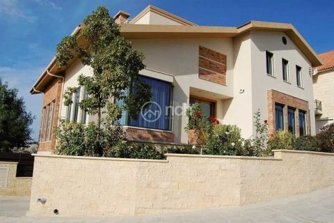 5 dormitorios Villa en Agios Athanasios, Cyprus No. 74459 2