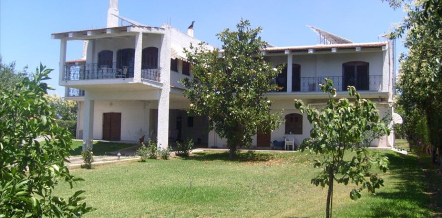 10 bedrooms Villa in Central Greece, Greece No. 48989