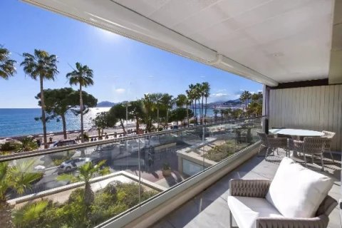 2 dormitorios Apartment en Cannes, France No. 69176 1