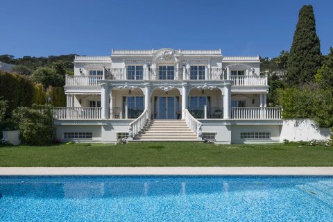 8 bedrooms Villa in Cannes, France No. 69174 1