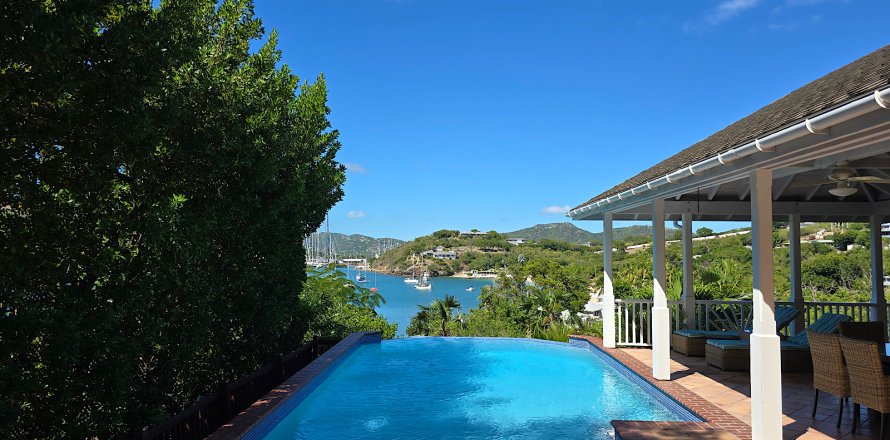 4 bedrooms Villa in English Harbor, Antigua and Barbuda No. 76387