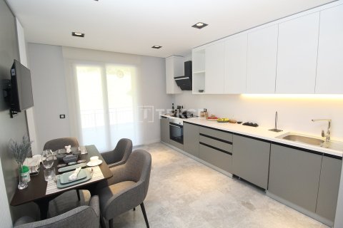 3+1 Apartment in Bueyuekcekmece, Turkey No. 76390 14