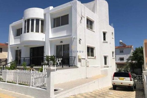 5 dormitorios House en Oroklini, Cyprus No. 39549 2