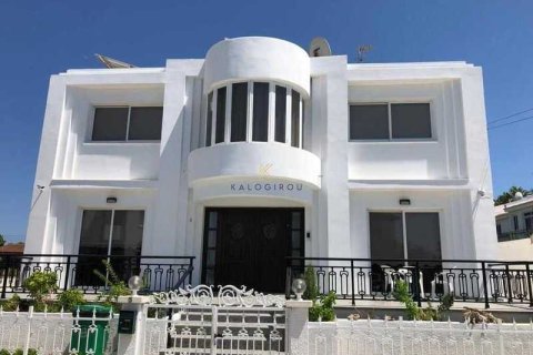 5 dormitorios House en Oroklini, Cyprus No. 39549 1