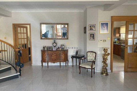 4 bedrooms House in Aradippou, Cyprus No. 39550 8