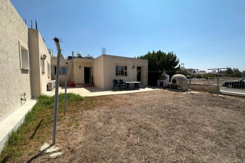 4 bedrooms House in Geroskípou, Cyprus No. 37310 4