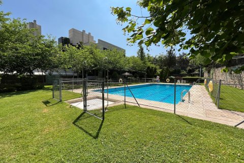 2 dormitorios Apartment en Madrid, Spain No. 26677 1