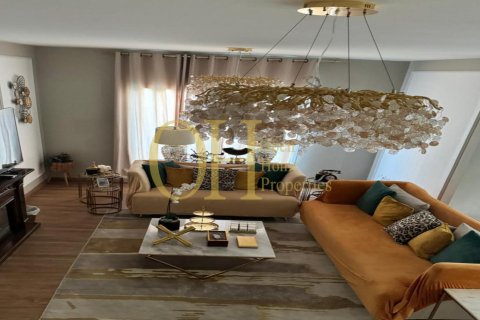 5 bedrooms Townhouse in Al Reef, UAE No. 8966 1