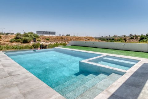 4 dormitorios Villa en Aradippou, Cyprus No. 36876 27