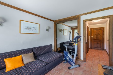 Studio Apartment in Megeve, France No. 67845 3