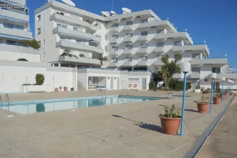 3 dormitorios Apartment en Agios Tychonas, Cyprus No. 52649 2