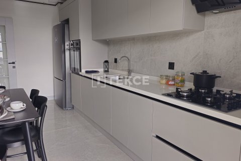 3+1 Apartment in Istanbul, Turkey No. 15585 18