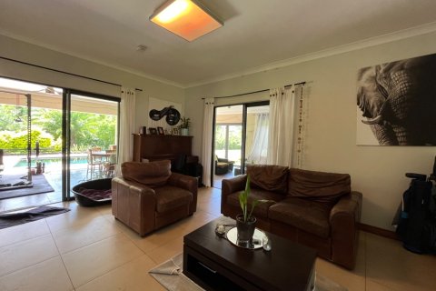 3 bedrooms Villa in Riviere Noire, Mauritius No. 60885 5