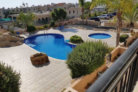 3 bedrooms Penthouse in Paphos, Cyprus No. 32517 2