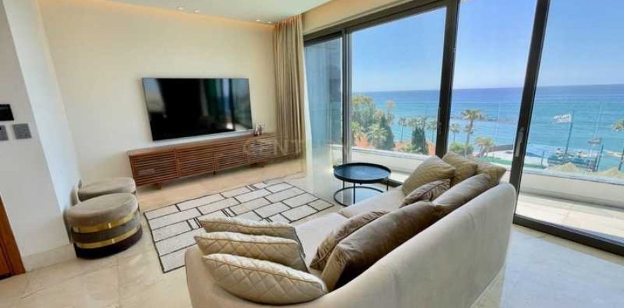 3 bedrooms Apartment in Mouttagiaka, Cyprus No. 32430