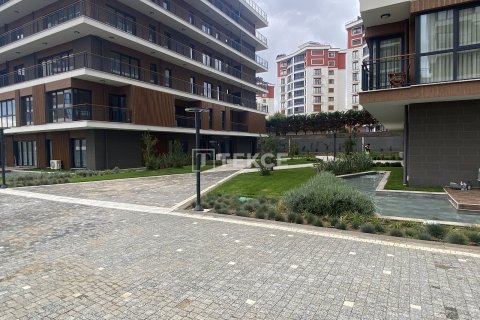 4+1 Apartment in Istanbul, Turkey No. 11191 9