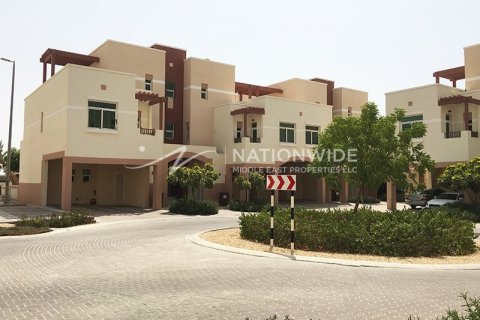 2 bedrooms Apartment in Al Ghadeer, UAE No. 3649 1