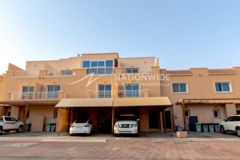 4 dormitorios Villa en Abu Dhabi, UAE No. 3587 1