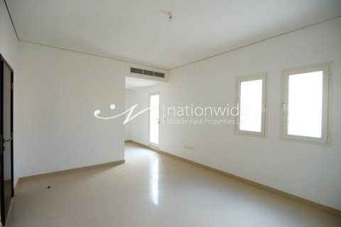 4 bedrooms Villa in Abu Dhabi, UAE No. 3587 8