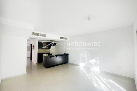 2 bedrooms Villa in Abu Dhabi, UAE No. 3586 12