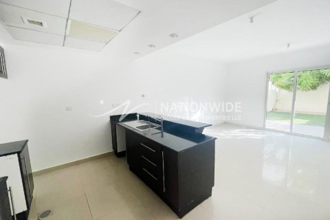 2 bedrooms Villa in Abu Dhabi, UAE No. 3586 6