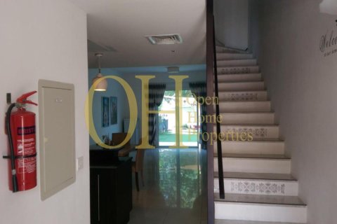 3 bedrooms Townhouse in Al Reef, UAE No. 8824 17